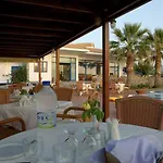 Oasis Hotel Kyparissia
