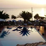 Oasis Hotel Kyparissia