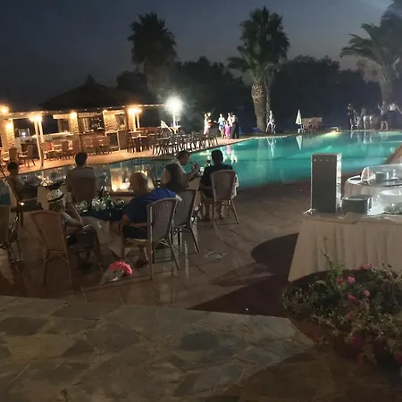 Ξενοδοχείο όασις Κυπαρισσία