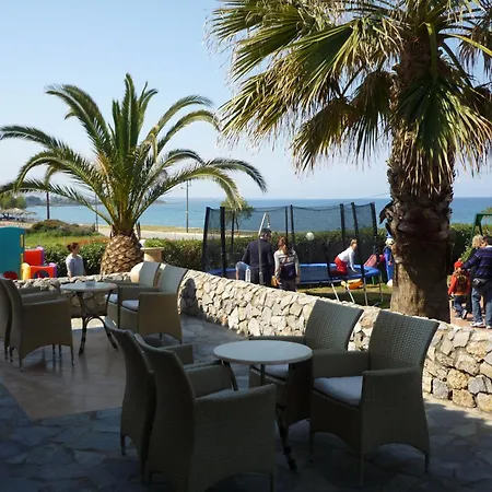 Ξενοδοχείο όασις Κυπαρισσία