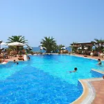 Oasis Hotel Kyparissia