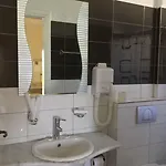 Oasis Hotel