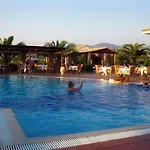 Oasis Hotel 3*