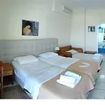 Oasis Kyparissia