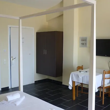 Oasis Hotel 3*