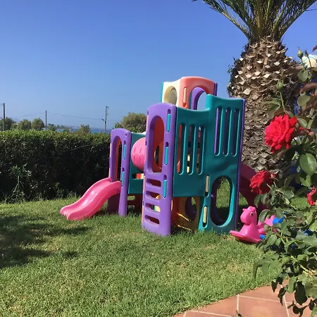 Oasis Hotel 3*