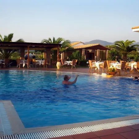 Oasis Hotel 3*