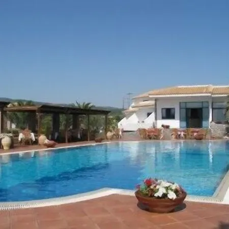 Oasis Hotel 3*