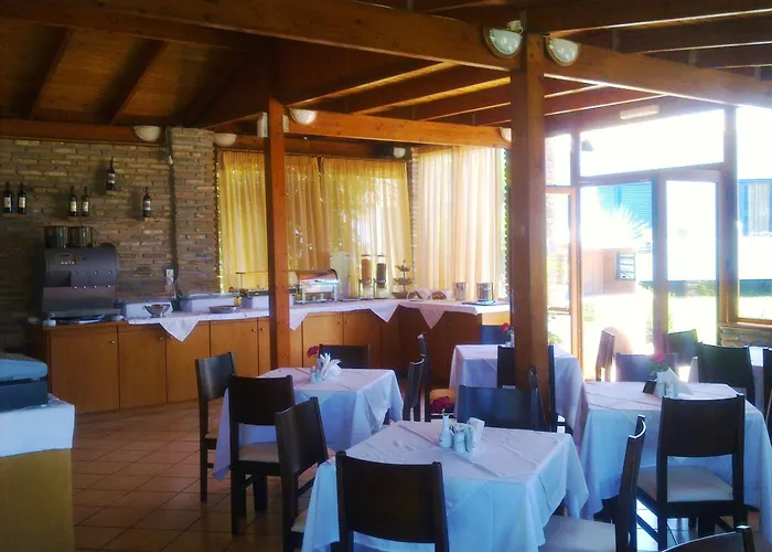 Hotell Oasis Kyparissia