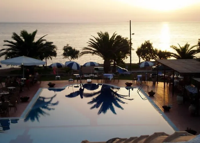 Oasis Hotel Kyparissia