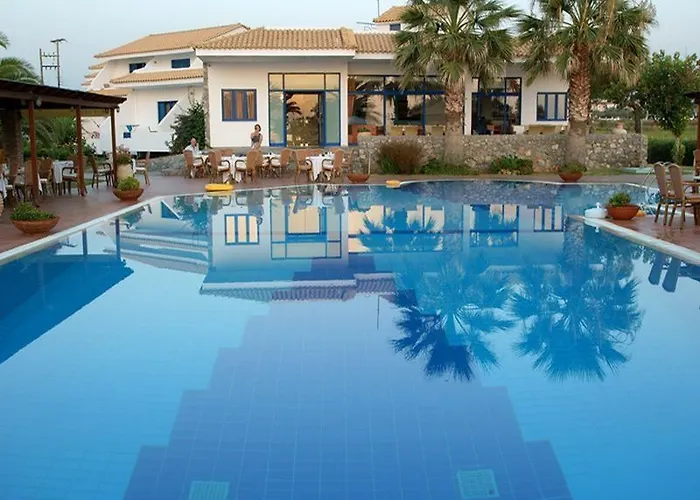 Oasis Hotel Kyparissia