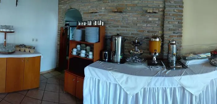 Oasis Hotel Kyparissia